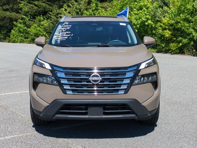 Used 2024 Nissan Rogue SV w/ SV Premium Package AWD/4WD image 9