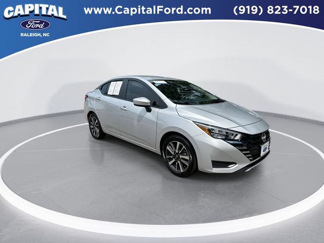 Used 2025 Nissan Versa SV FWD image 2
