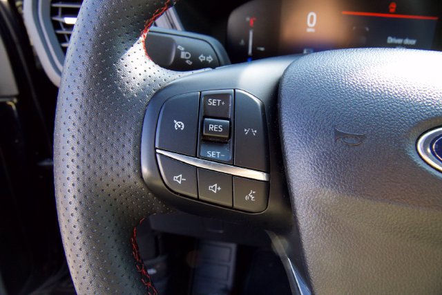 Certified 2025 Ford Escape ST-Line Select AWD/4WD image 20