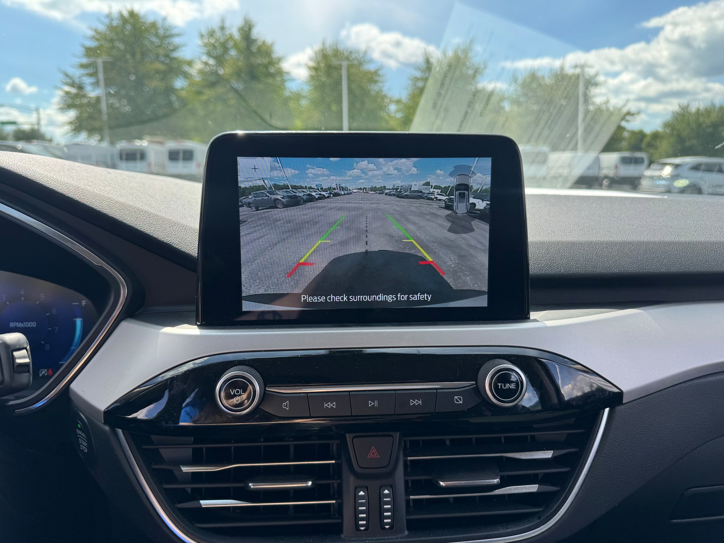 Certified 2020 Ford Escape Titanium AWD/4WD image 19