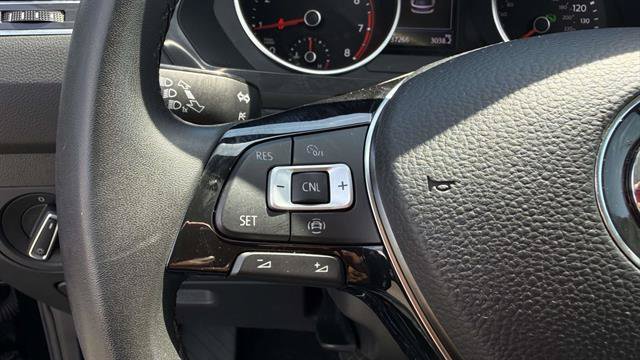 Used 2020 Volkswagen Tiguan SE w/ Panoramic Sunroof Package AWD/4WD image 13