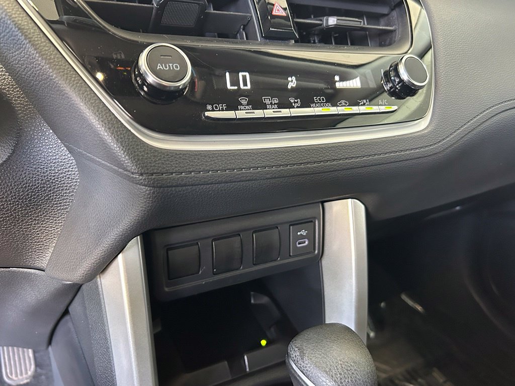 Used 2024 Toyota Corolla Cross LE FWD image 37