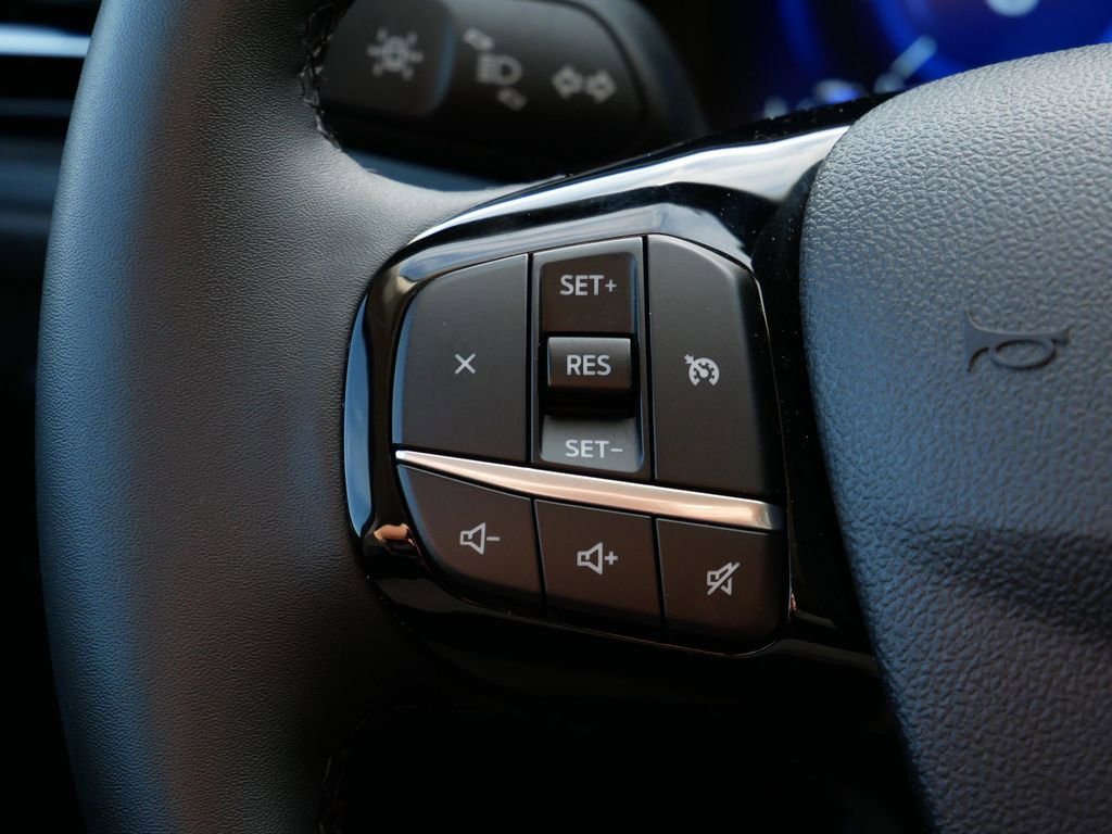 Certified 2022 Ford Escape SEL w/ Technology Package image 18