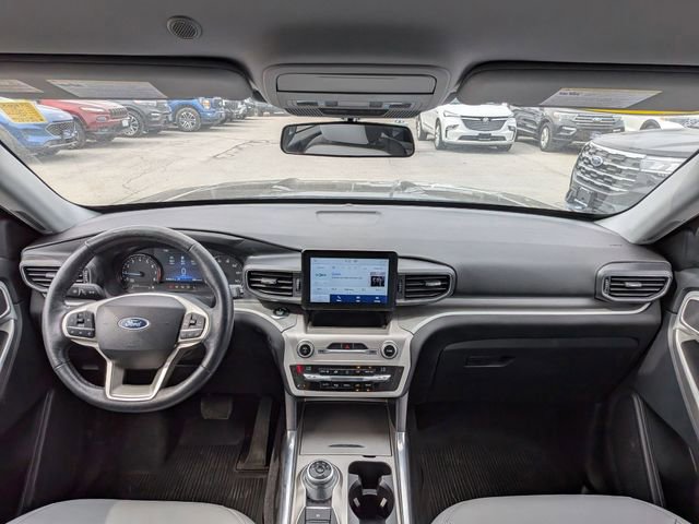 Certified 2021 Ford Explorer XLT w/ Equipment Group 202A AWD/4WD image 15