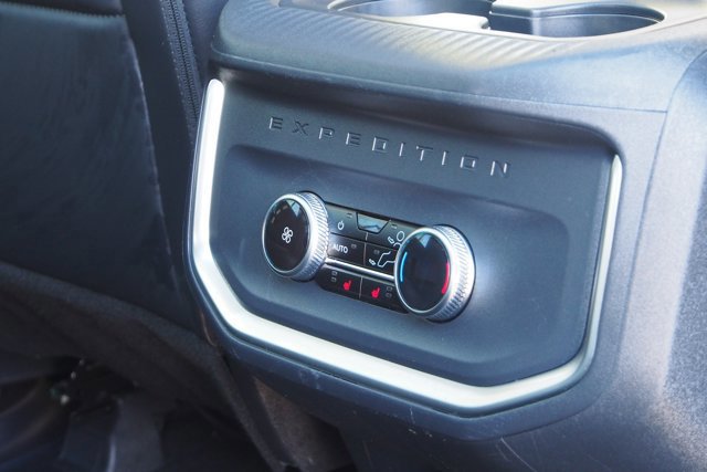 Certified 2025 Ford Expedition Platinum image 14