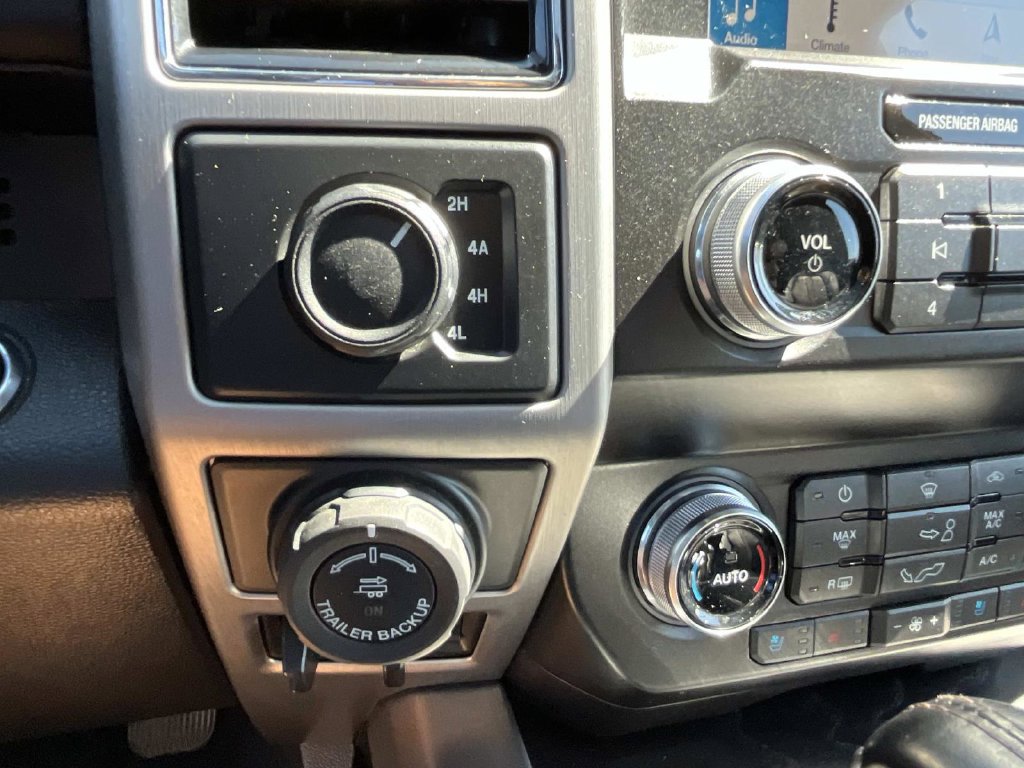 Certified 2019 Ford F150 Platinum w/ Technology Package AWD/4WD image 40