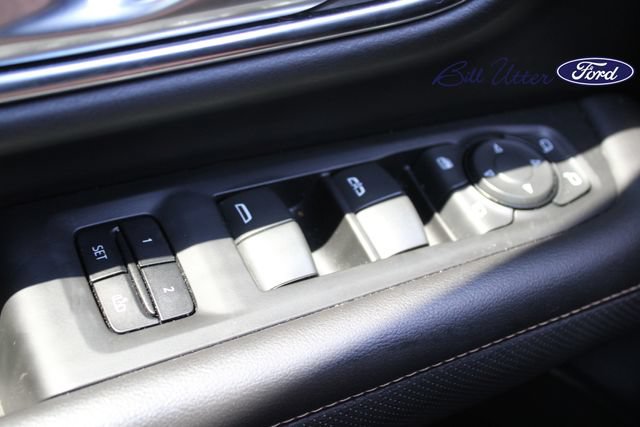 Used 2022 GMC Yukon AT4 AWD/4WD image 22