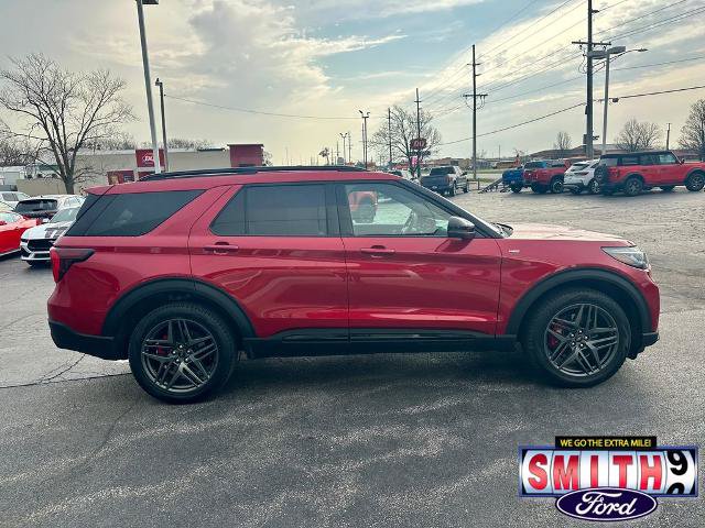 Certified 2025 Ford Explorer ST-Line w/ Premium Package AWD/4WD image 4