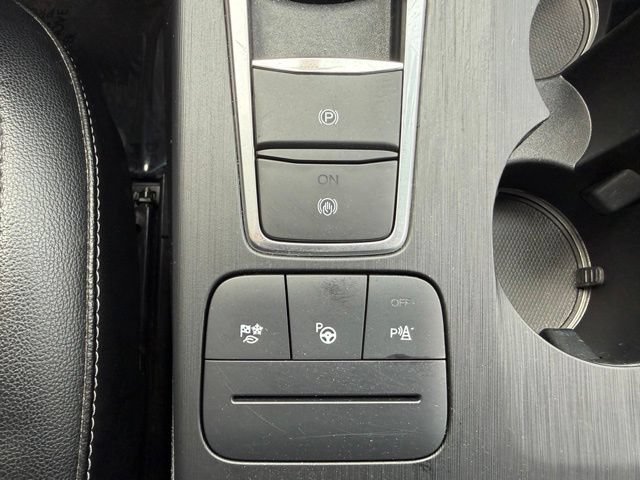 Certified 2020 Ford Escape Titanium AWD/4WD image 26