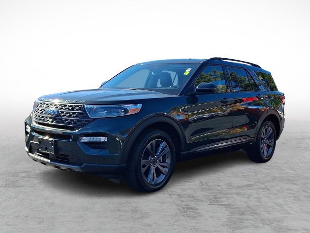 Certified 2023 Ford Explorer XLT w/ Equipment Group 202A AWD/4WD image 3