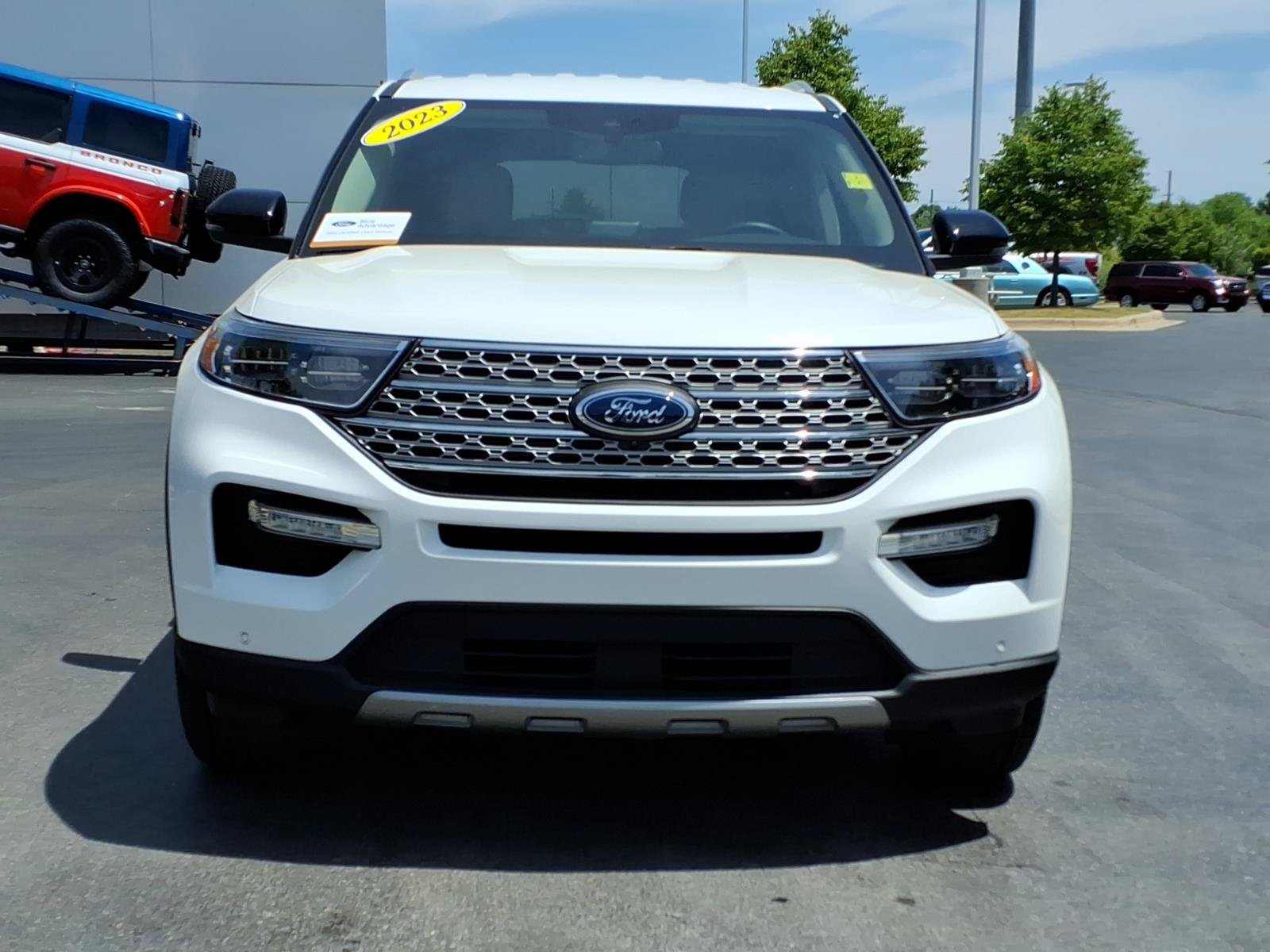 Certified 2023 Ford Explorer Limited w/ Limited Technology Package AWD/4WD image 2