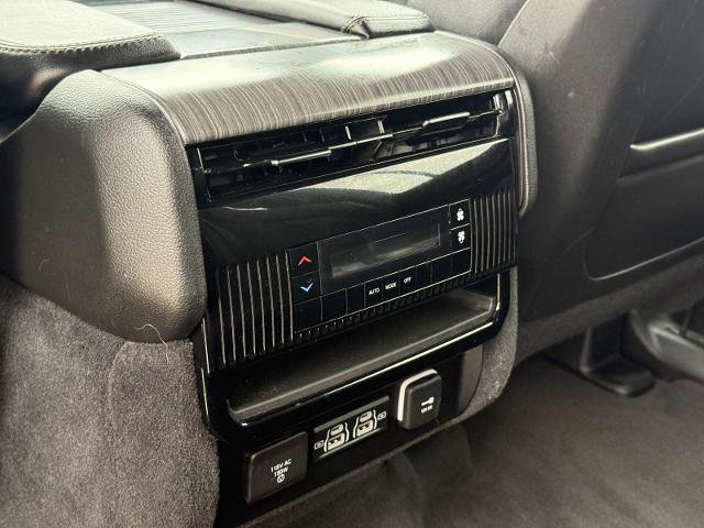 Used 2024 Jeep Wagoneer Series II w/ Flexible Seating Group AWD/4WD image 33