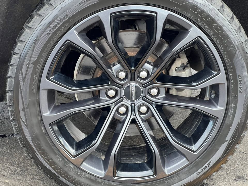 Used 2023 Jeep Grand Wagoneer Series III w/ Rear Seat Video Group 1 image 15