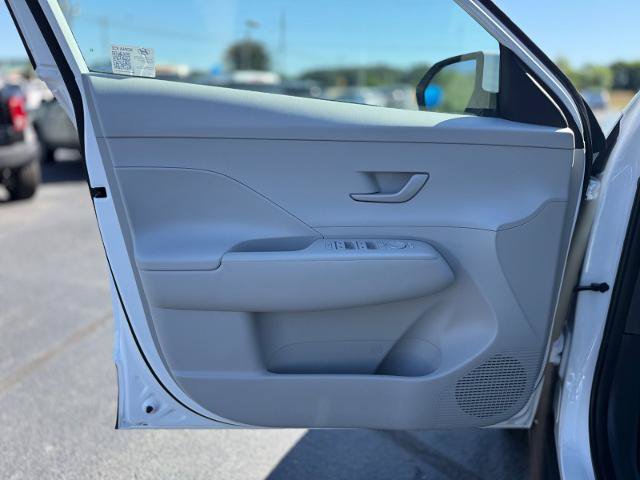 Used 2025 Hyundai Kona SEL AWD/4WD image 5