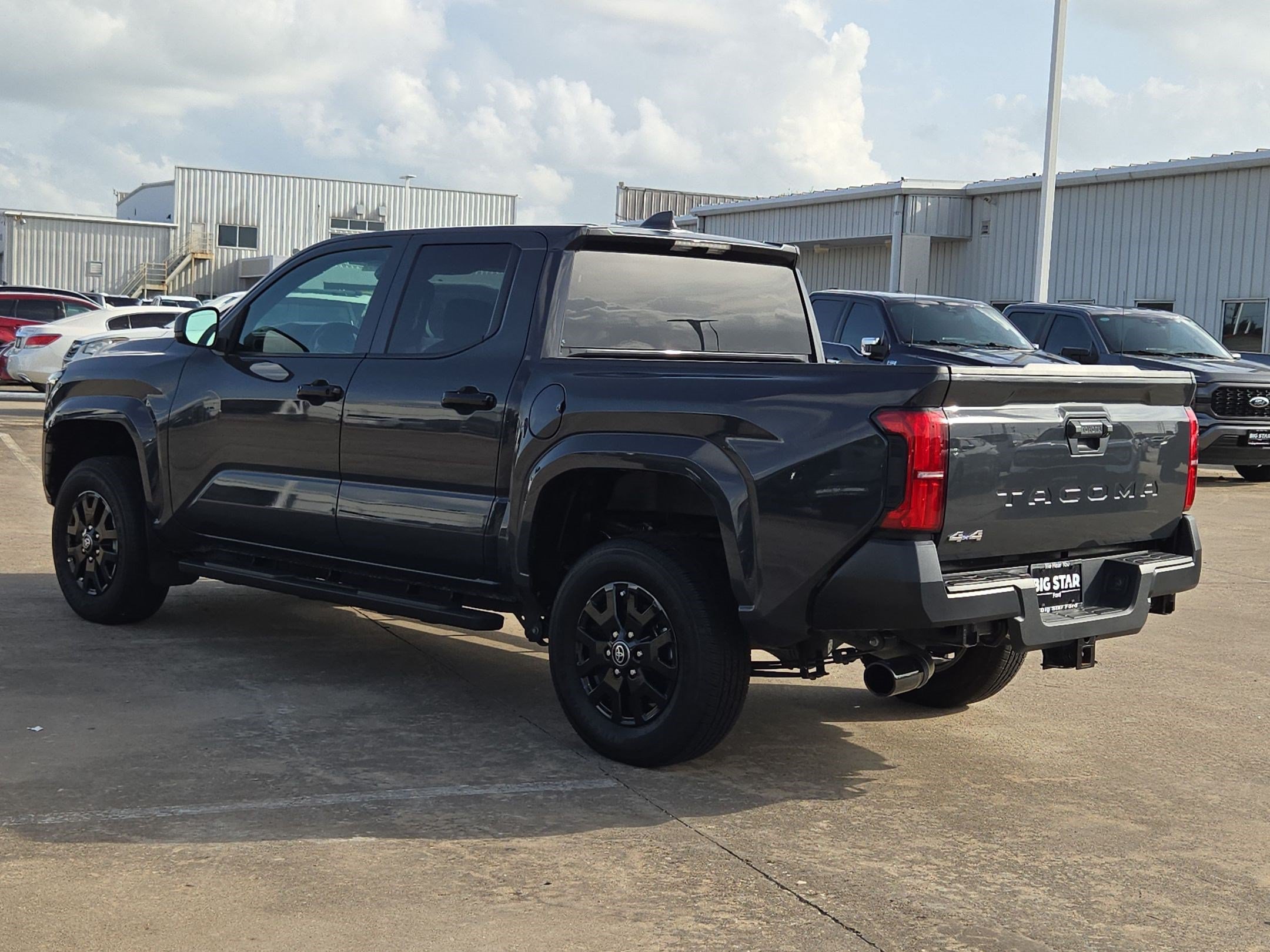 Used 2025 Toyota Tacoma SR AWD/4WD image 7