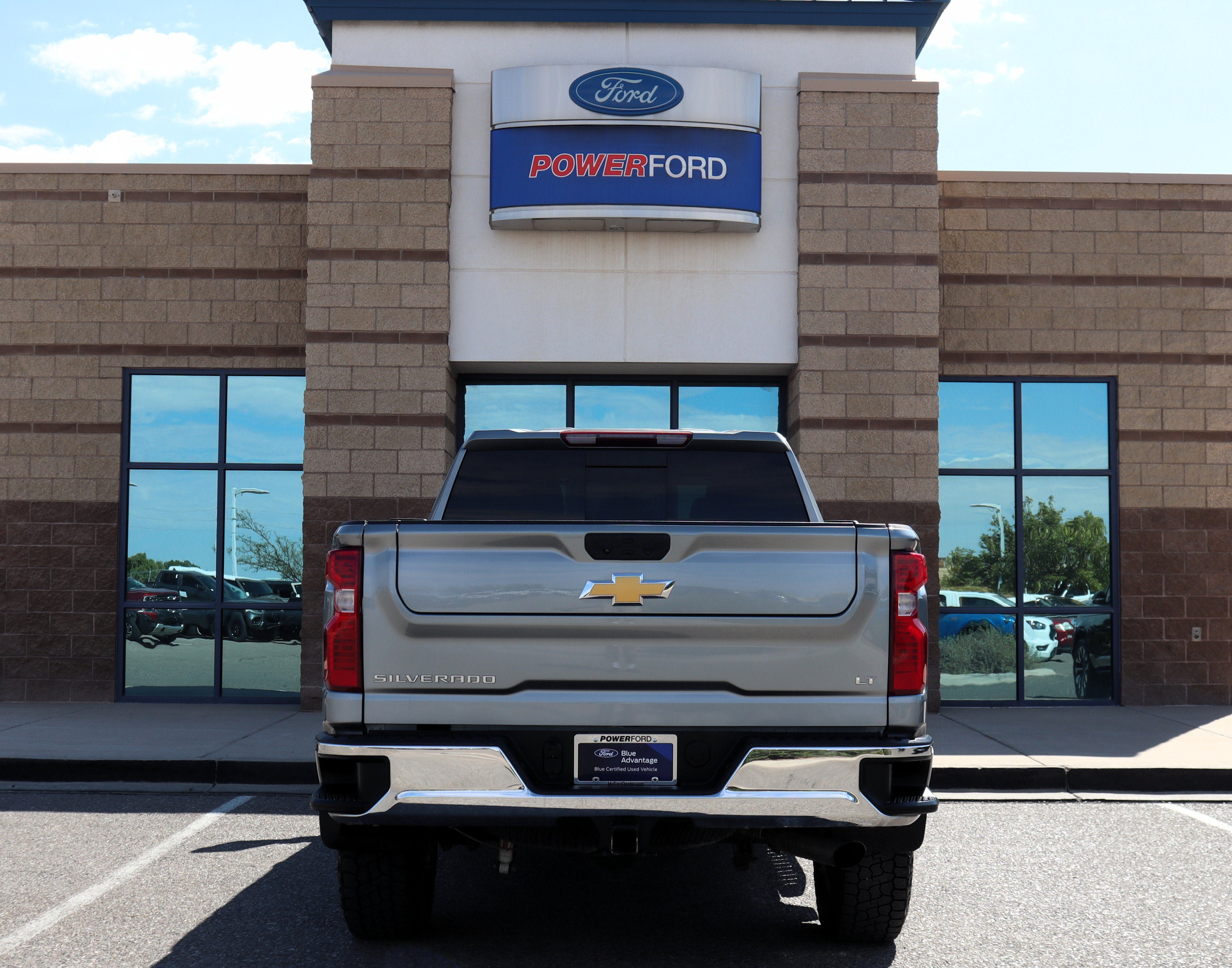 Used 2024 Chevrolet Silverado 2500 LT AWD/4WD image 7