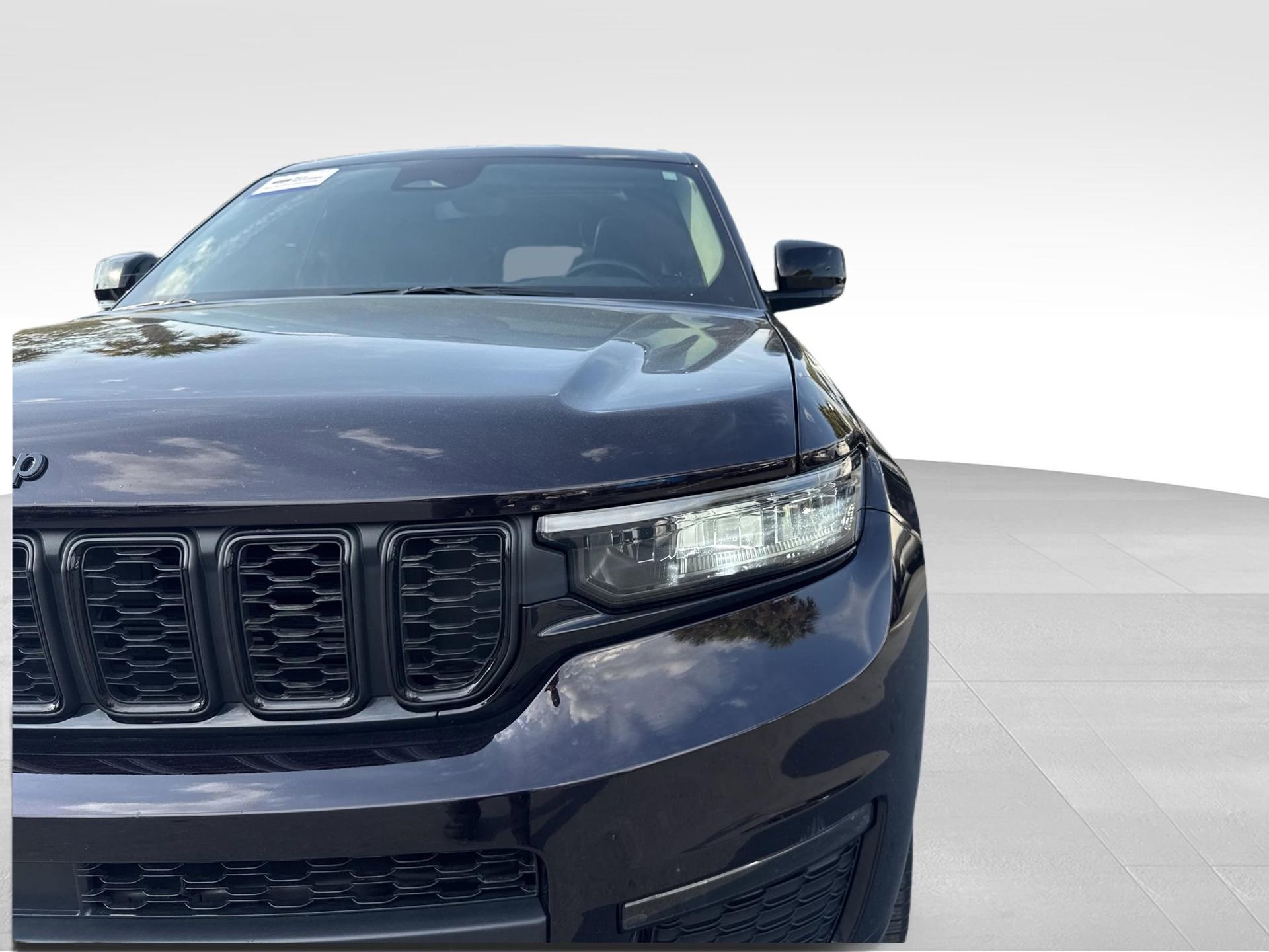 Used 2022 Jeep Grand Cherokee L Limited w/ Black Appearance Package image 15