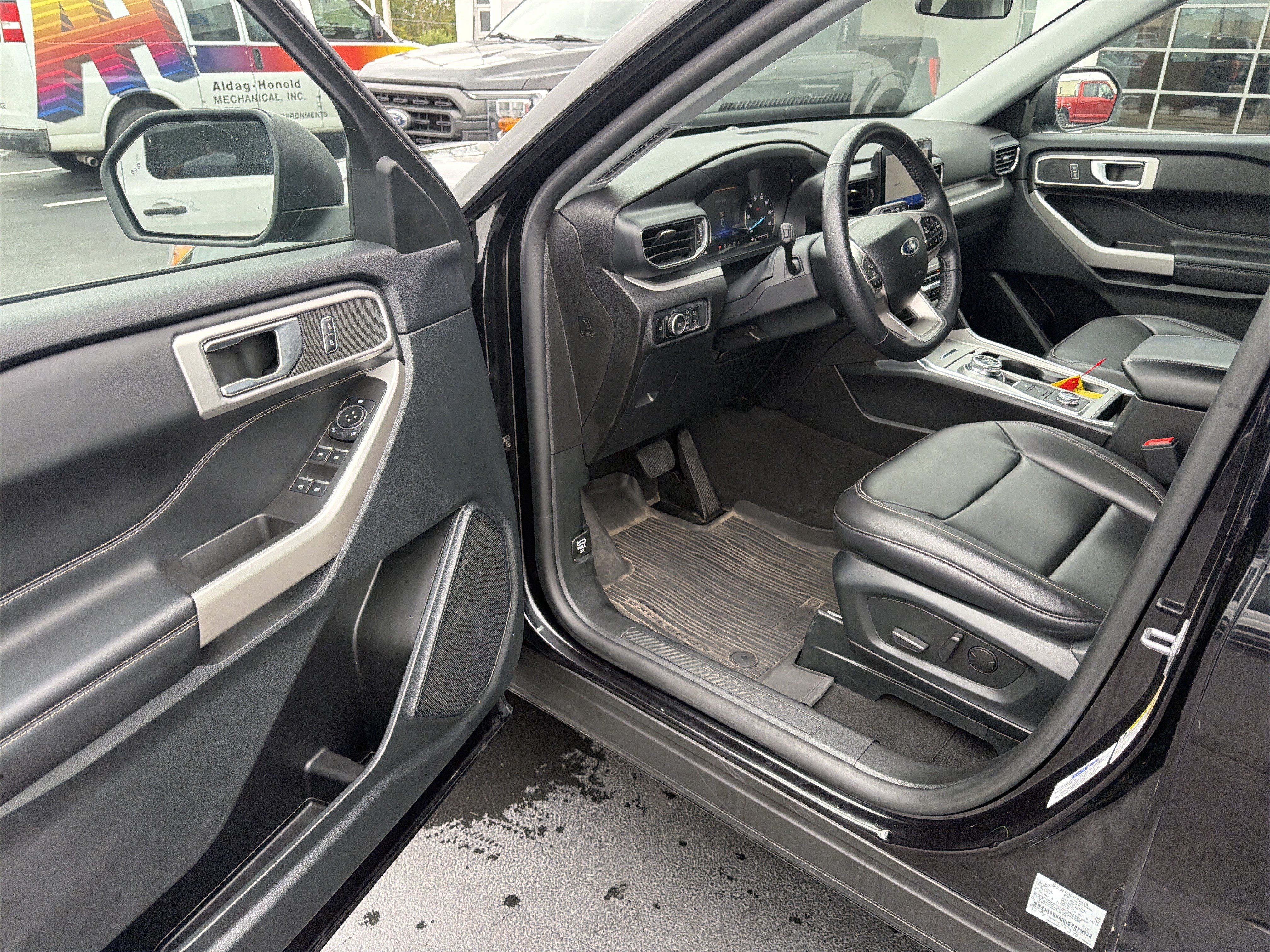 Certified 2024 Ford Explorer XLT w/ Equipment Group 202A AWD/4WD image 19