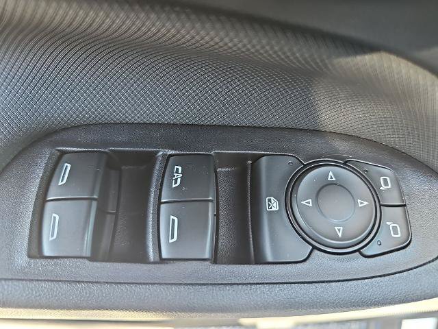 Used 2022 Chevrolet Equinox RS w/ Infotainment Package FWD image 28