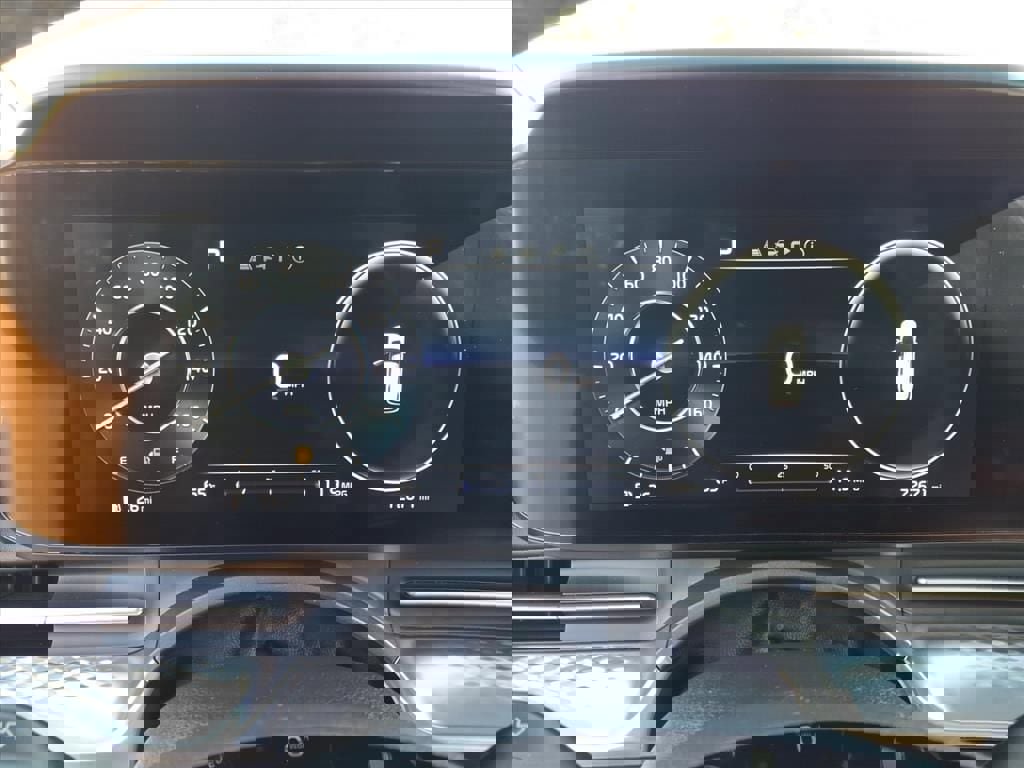 Used 2023 Kia Carnival SX Prestige image 29