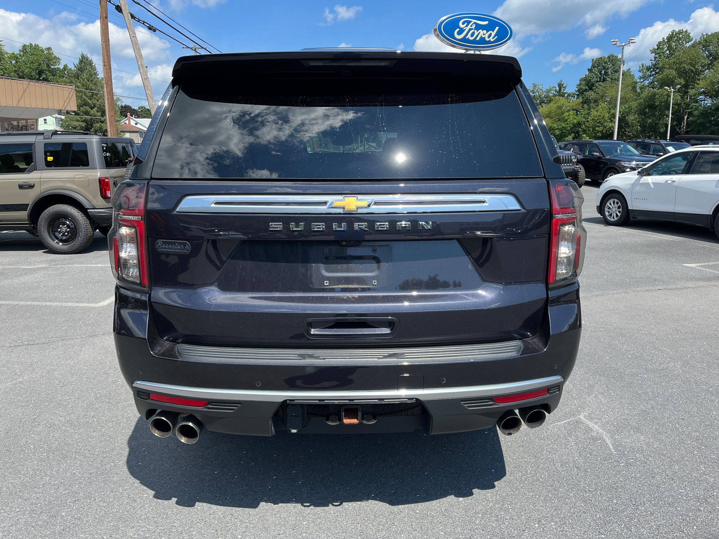 Used 2024 Chevrolet Suburban High Country AWD/4WD image 15