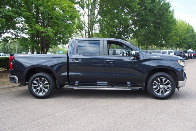 Used 2023 Chevrolet Silverado 1500 LT AWD/4WD image 9