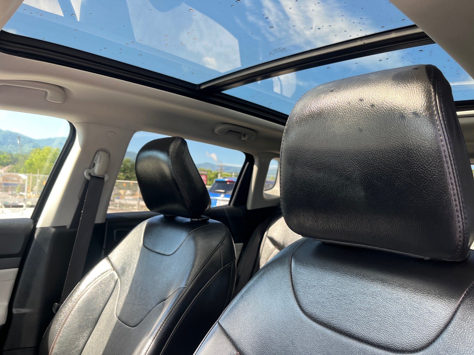 Used 2022 Jeep Compass Limited w/ Sun and Sound Group AWD/4WD image 7