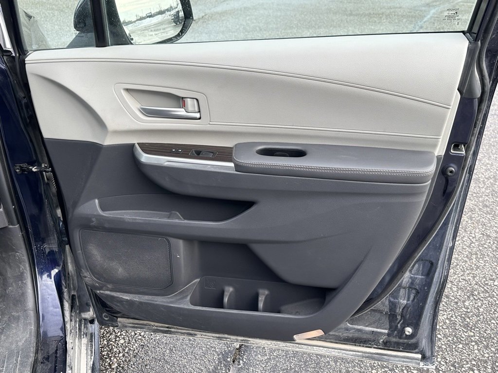 Used 2021 Toyota Sienna XLE image 20