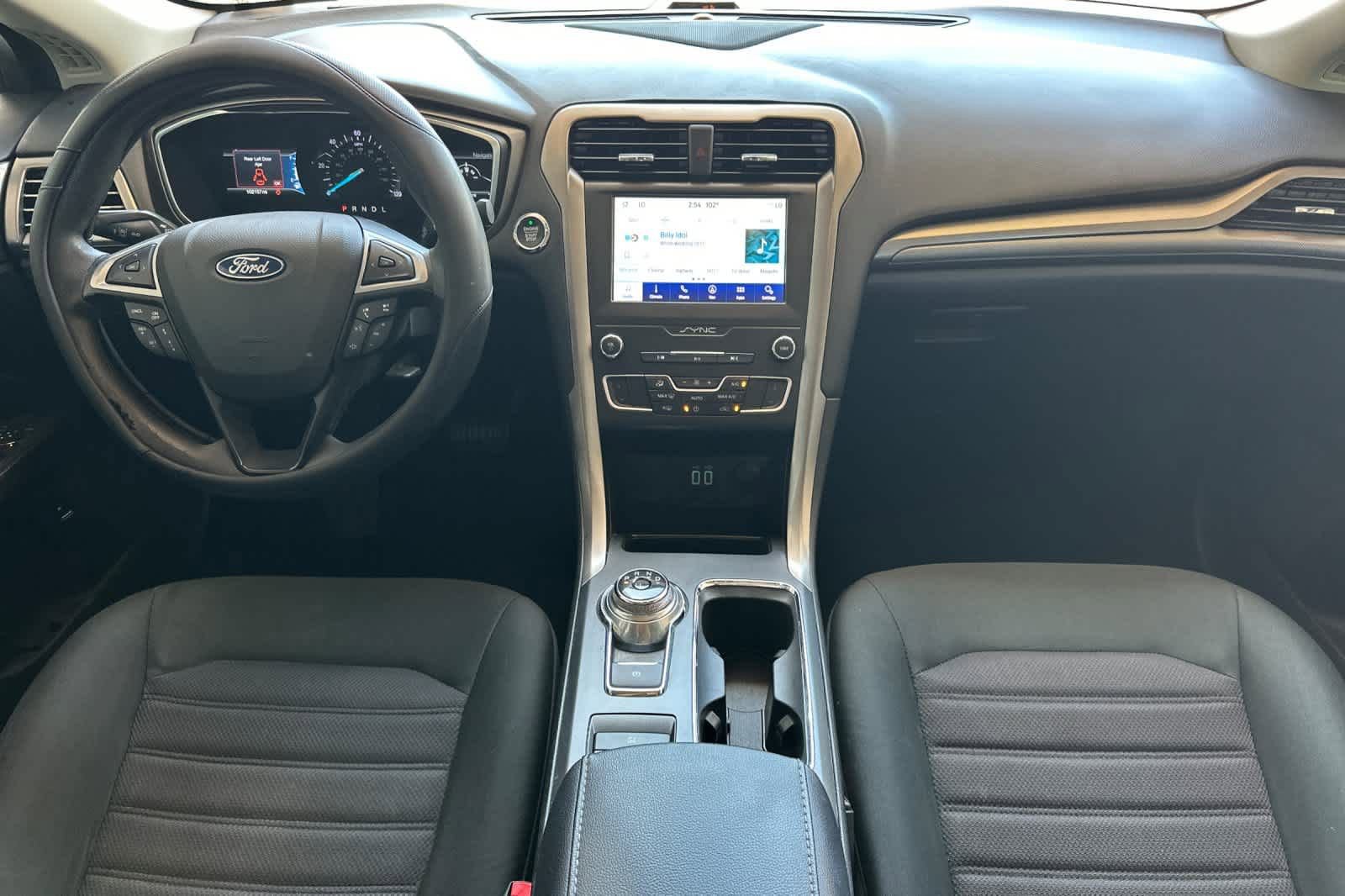 Certified 2019 Ford Fusion SE FWD image 3