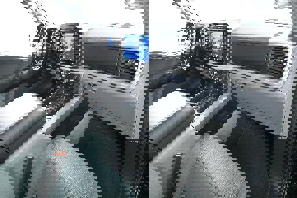 Certified 2022 Ford F150 XLT w/ Equipment Group 302A High image 32