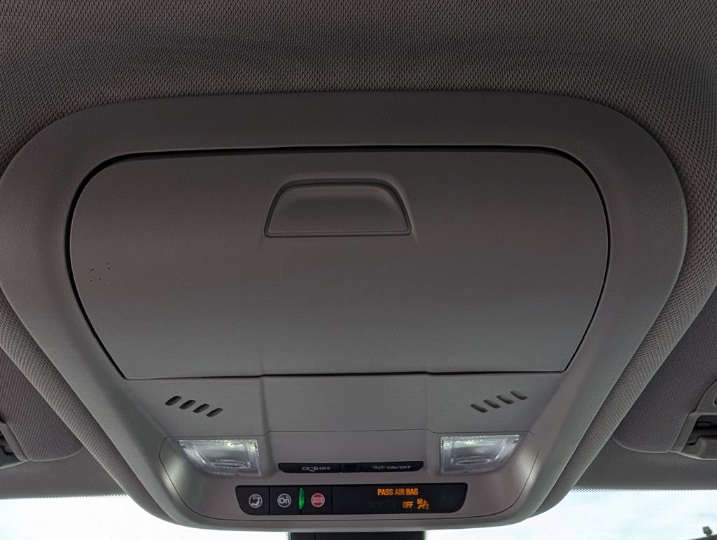 Used 2024 Chevrolet Equinox LT w/ LPO, Floor Liner Package FWD image 17