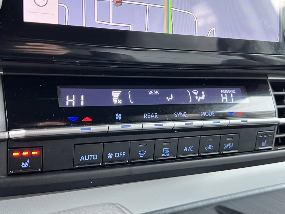 Used 2021 Toyota Sienna XSE image 27