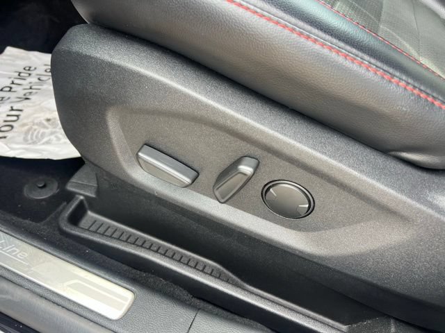 Certified 2024 Ford Edge ST-Line AWD/4WD image 19