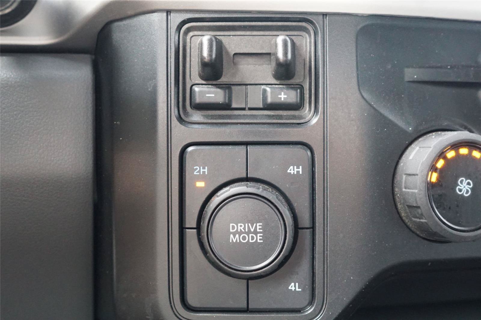 Certified 2025 Ford F350 XLT w/ 360-Degree Camera Package AWD/4WD image 14