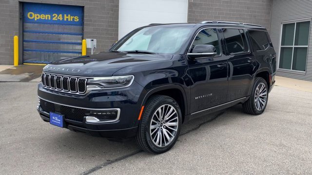 Used 2025 Jeep Wagoneer Series II AWD/4WD image 5