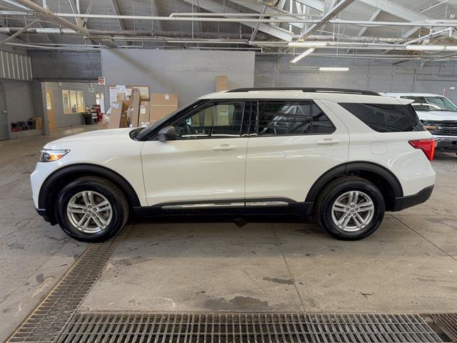 Certified 2024 Ford Explorer XLT image 2