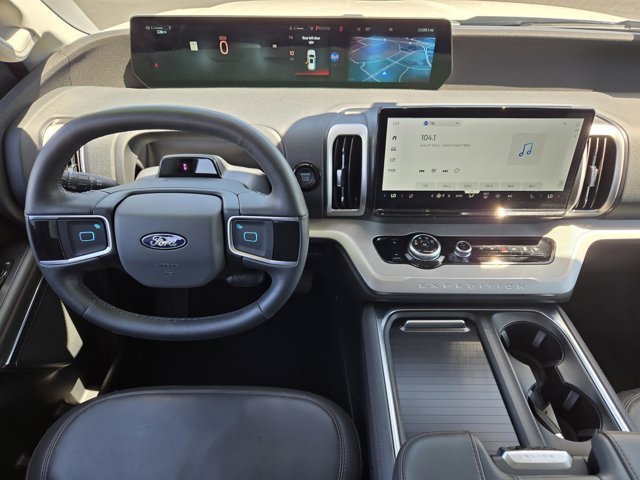 Certified 2025 Ford Expedition Active AWD/4WD image 11