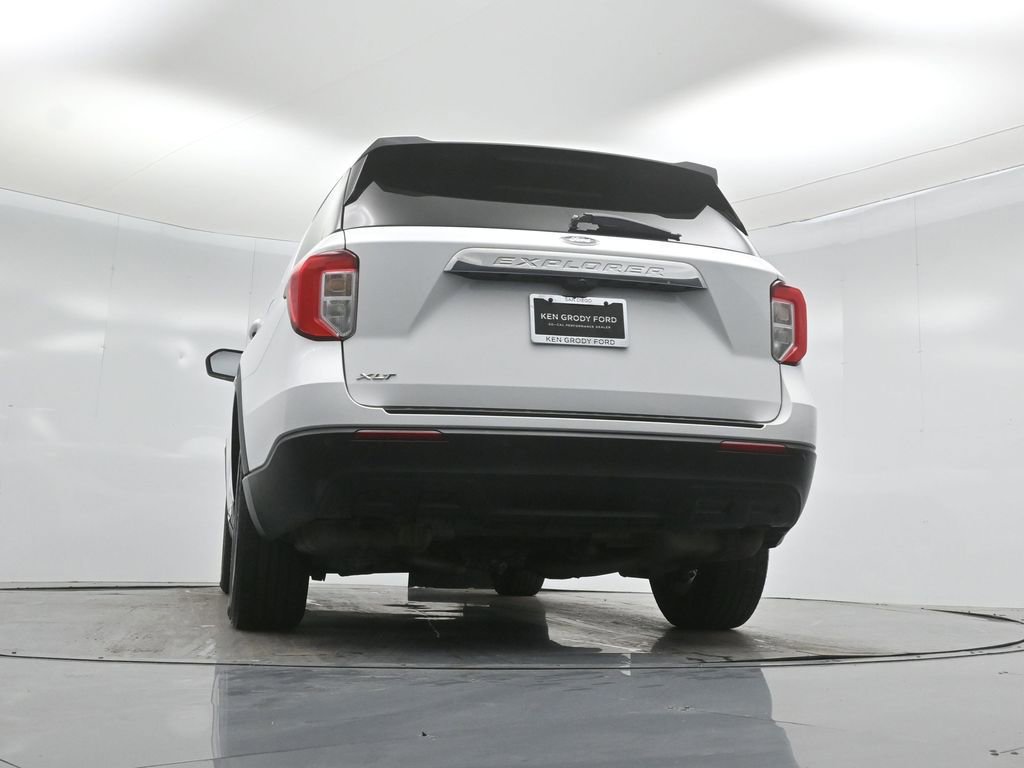 Certified 2021 Ford Explorer XLT RWD image 50