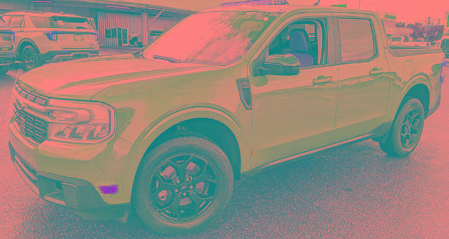Certified 2024 Ford Maverick Lariat w/ FX4 Off-Road Package AWD/4WD image 6