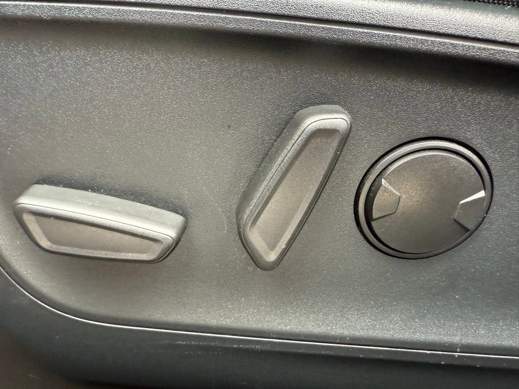 Certified 2021 Ford Escape SE w/ SE Sport Appearance Package image 19