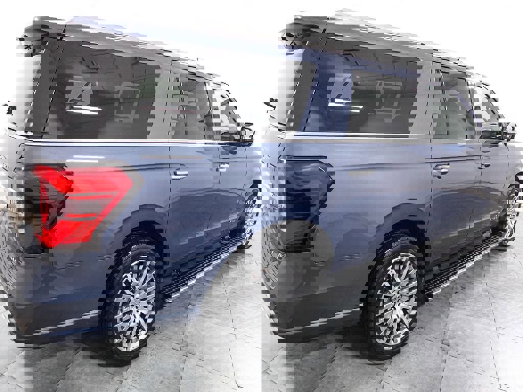 Certified 2023 Ford Expedition Max Platinum image 4
