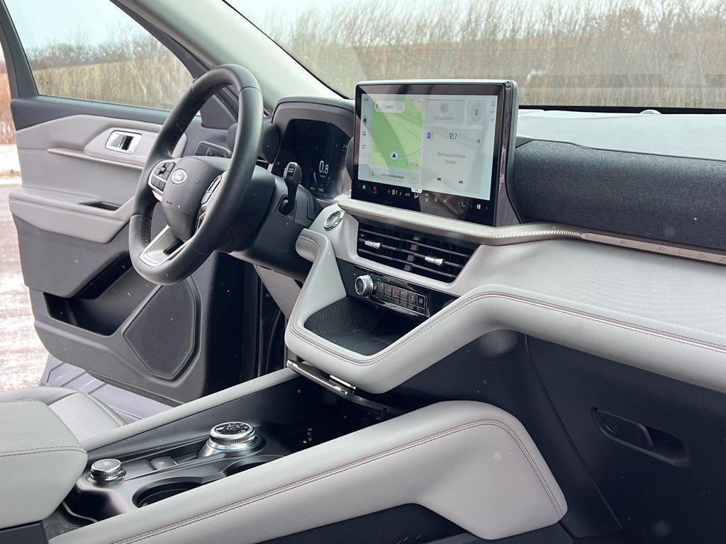 Certified 2025 Ford Explorer Active w/ Active Comfort Package image 29
