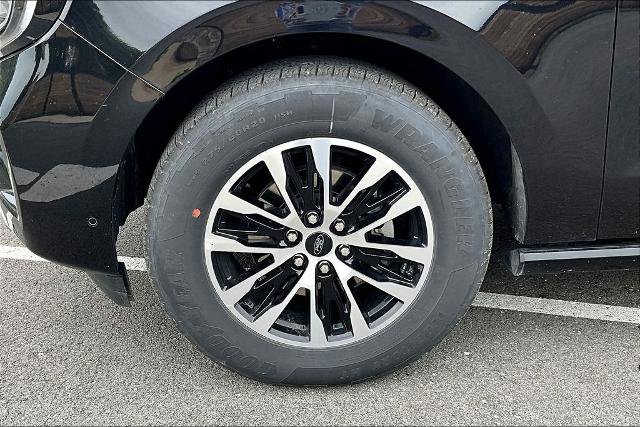Certified 2025 Ford Expedition Max Platinum AWD/4WD image 6