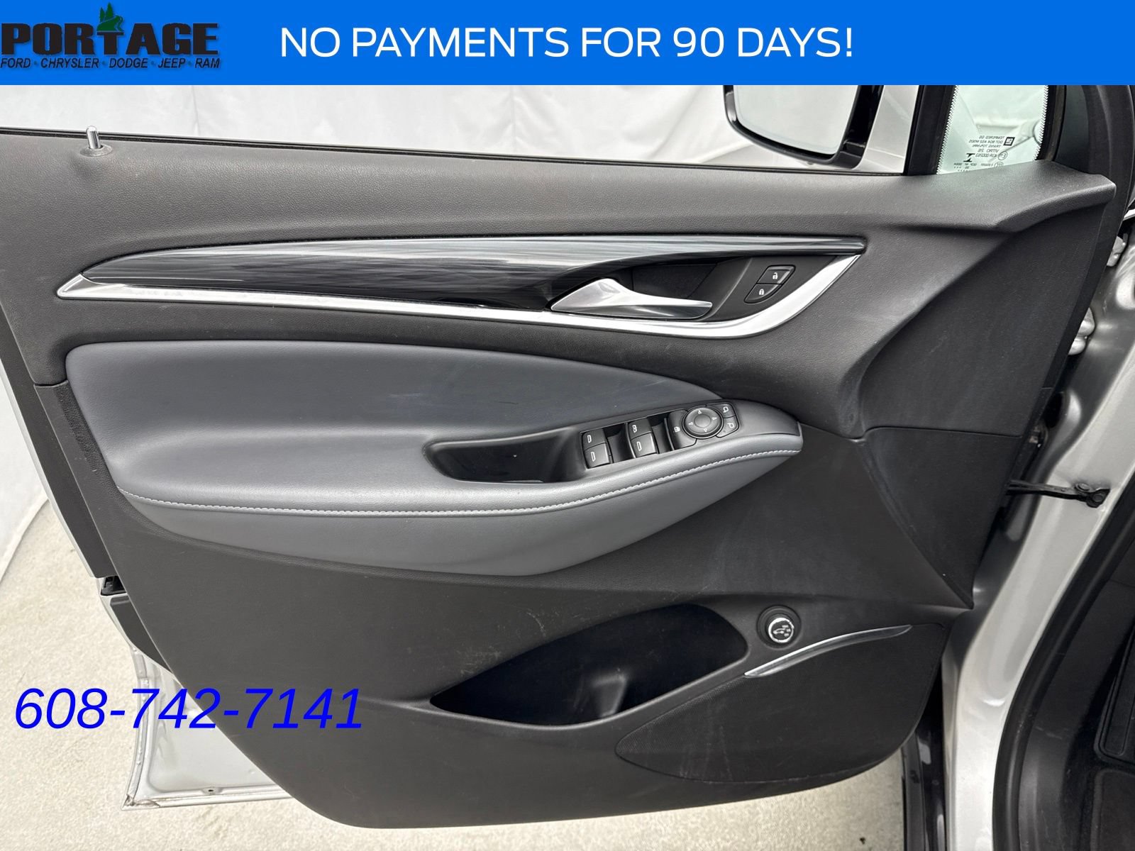 Used 2021 Buick Enclave Essence FWD image 12