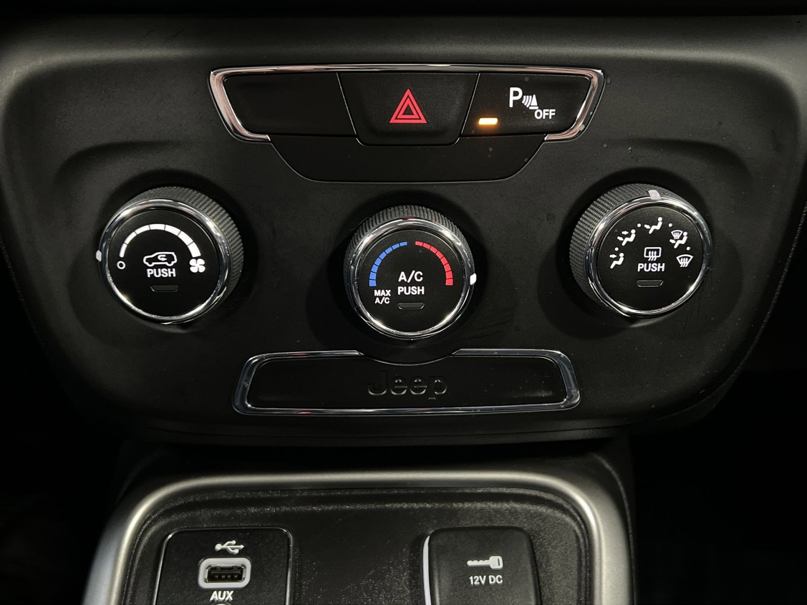 Used 2018 Jeep Compass Latitude w/ Safe & Security Group image 19