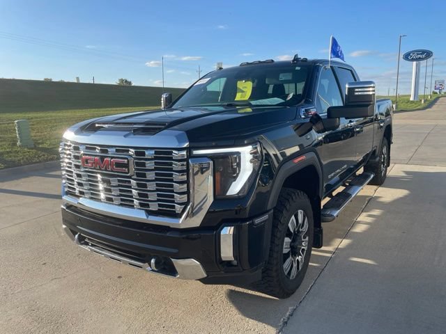 Used 2024 GMC Sierra 2500 Denali w/ Denali Reserve Package AWD/4WD image 8