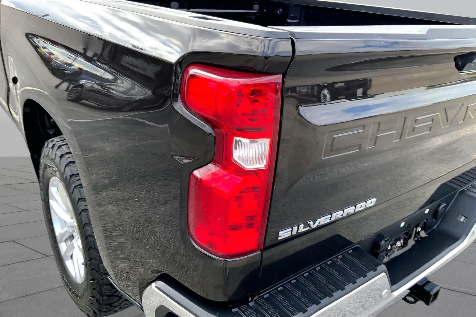 Used 2019 Chevrolet Silverado 1500 LT w/ Texas Edition AWD/4WD image 25