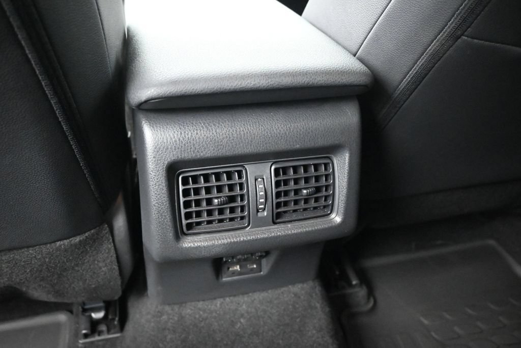 Used 2025 Toyota Camry SE FWD image 20
