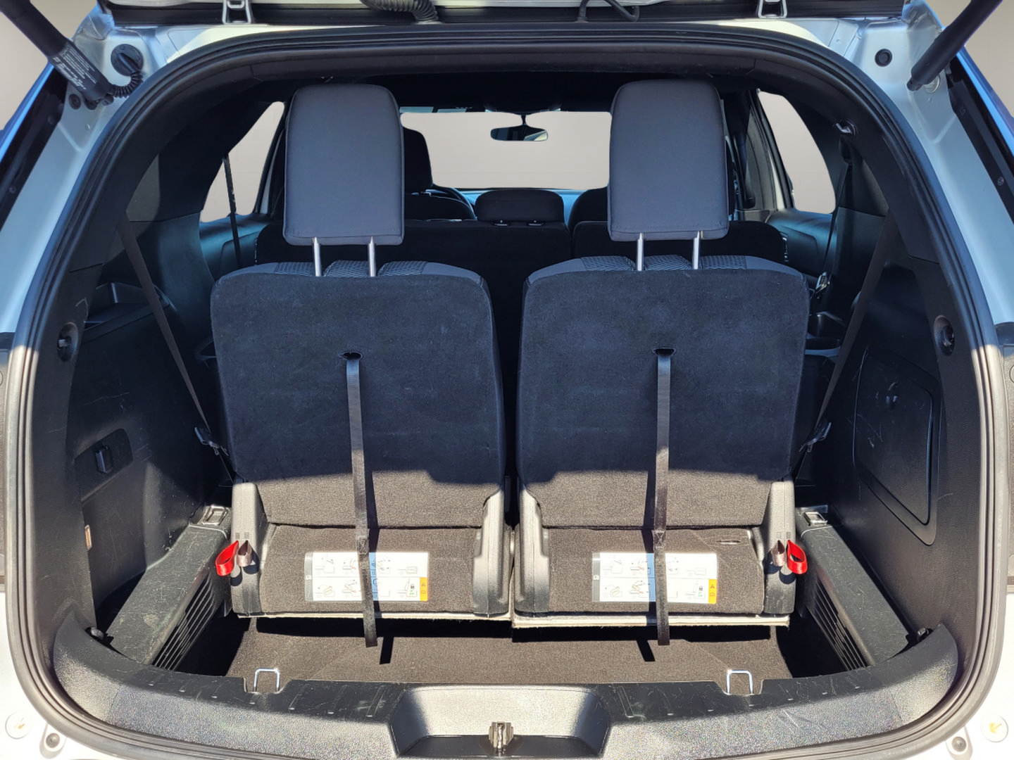 Certified 2019 Ford Explorer XLT w/ Equipment Group 201A FWD image 27