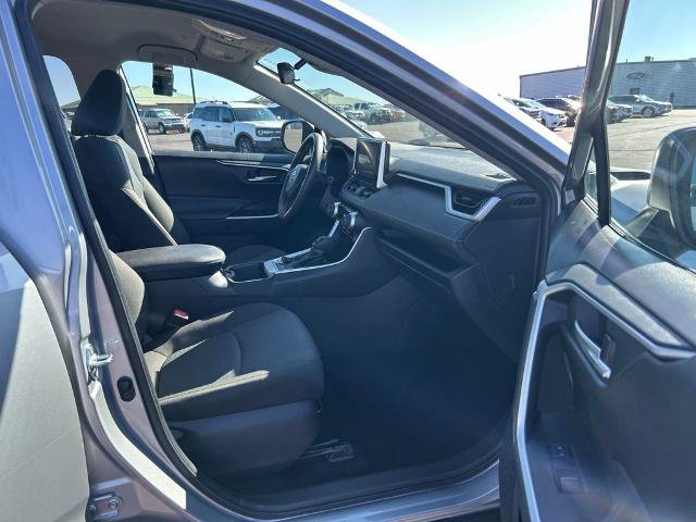 Used 2025 Toyota RAV4 XLE FWD image 9